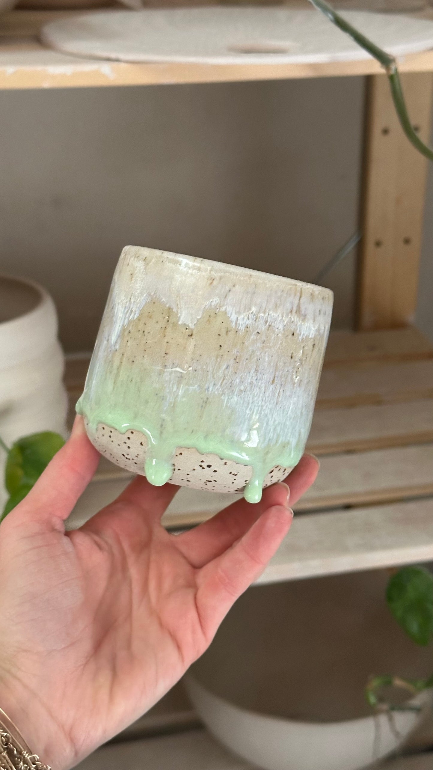 Mug Framboise/myrtille/pistache avec petit défaut