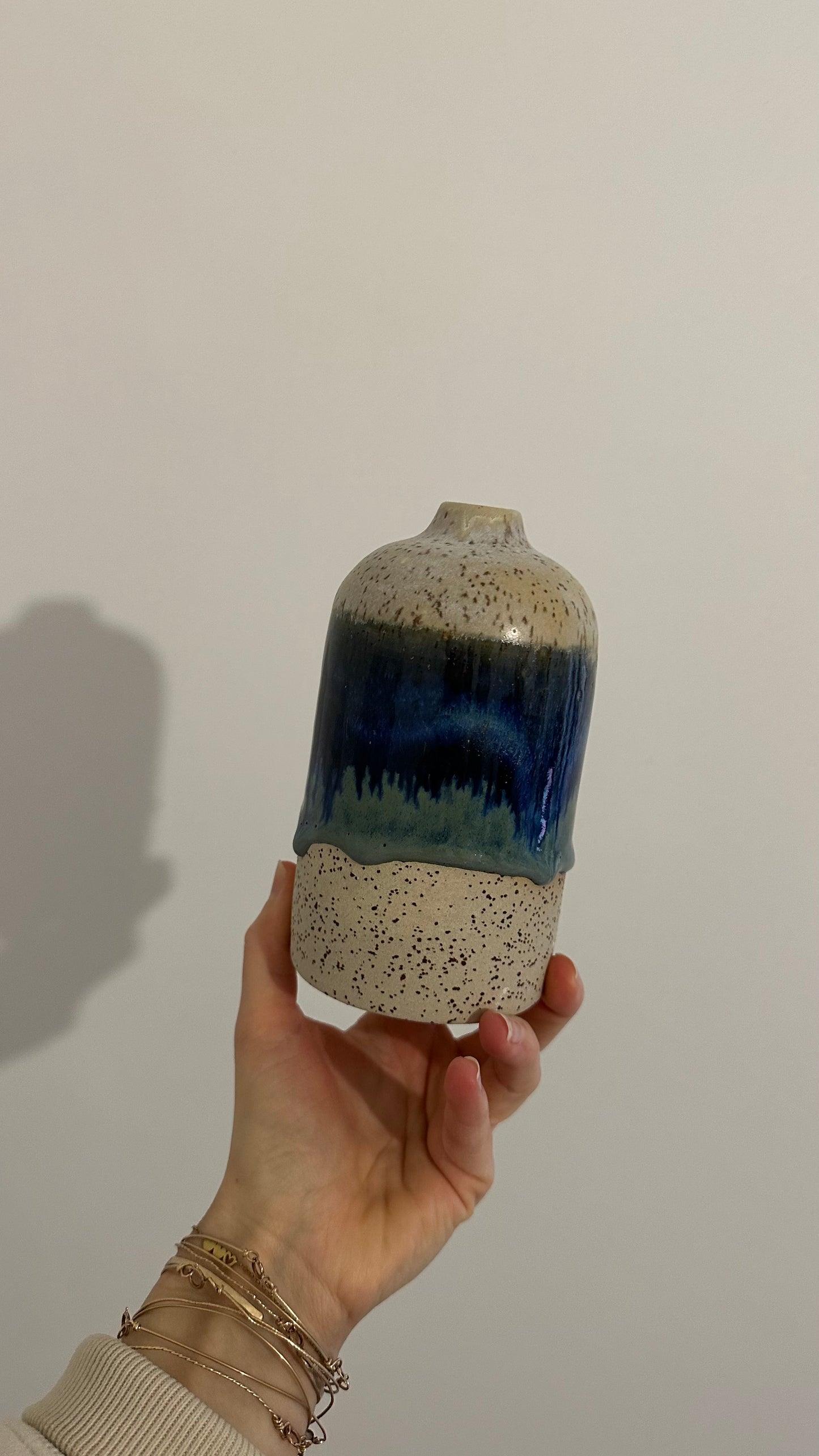 Bouteille d'huile bleu myrtille