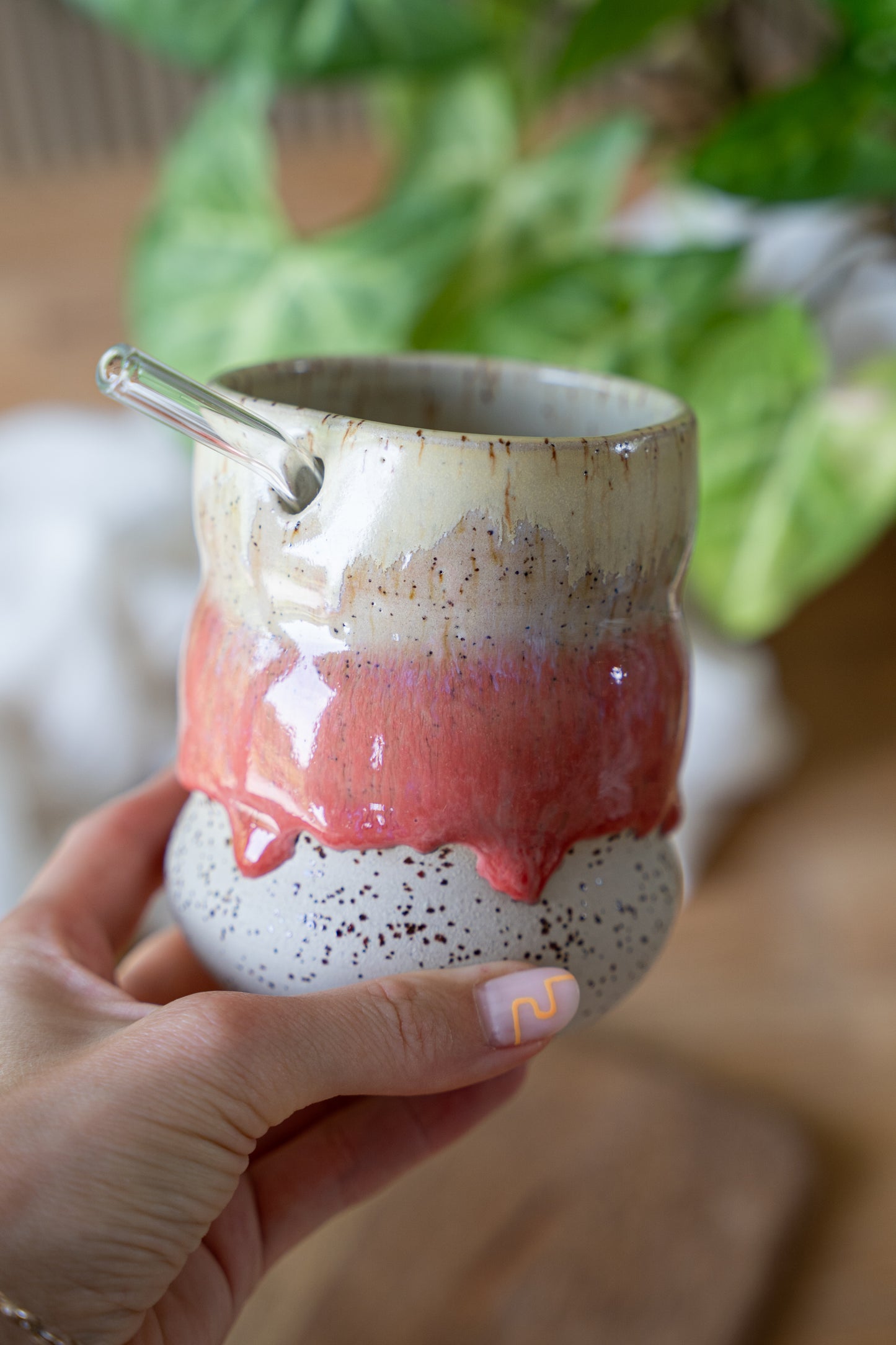 Mug bourrelets framboise avec paille