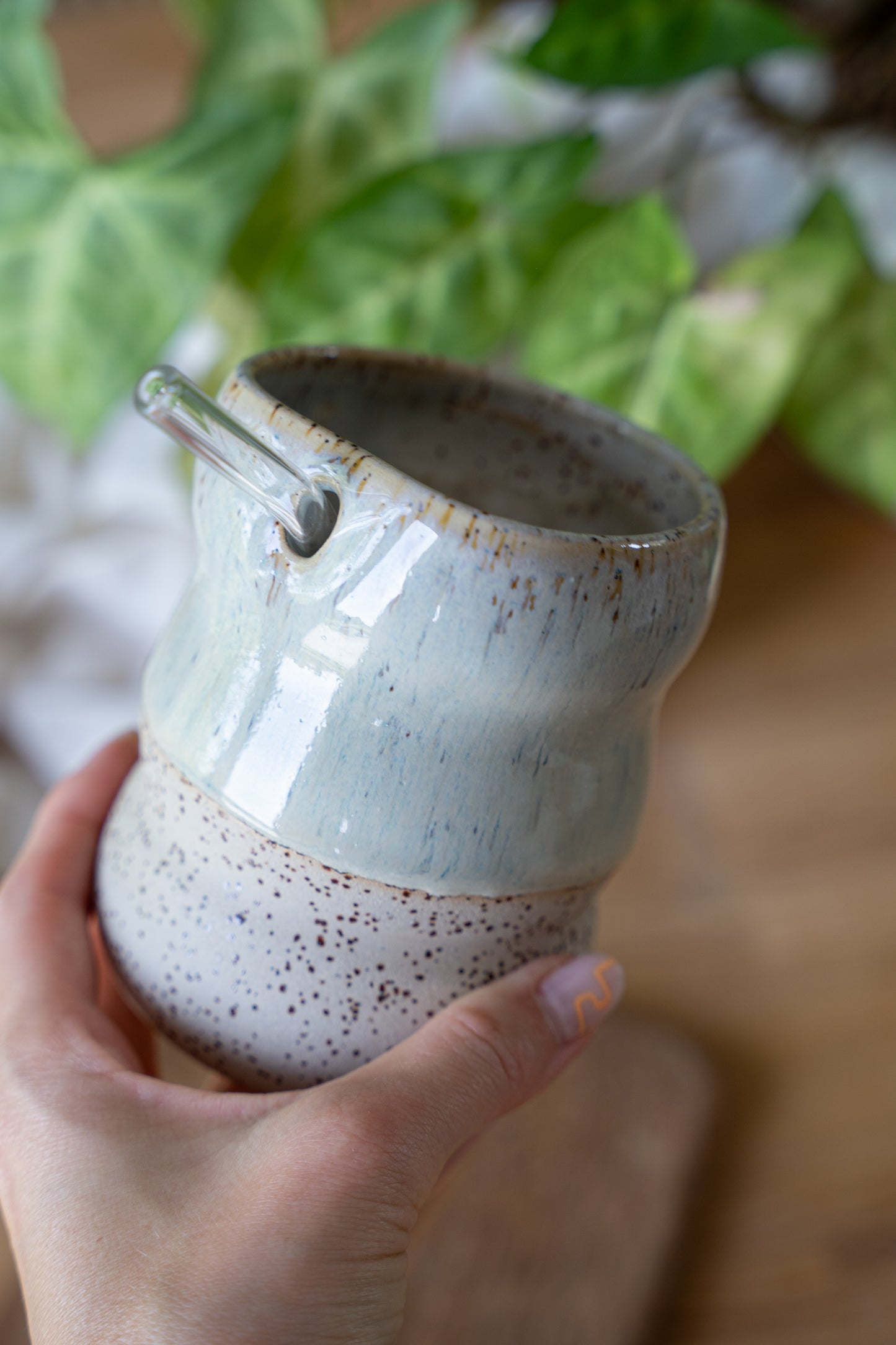 Mug bourrelets bleu avec paille